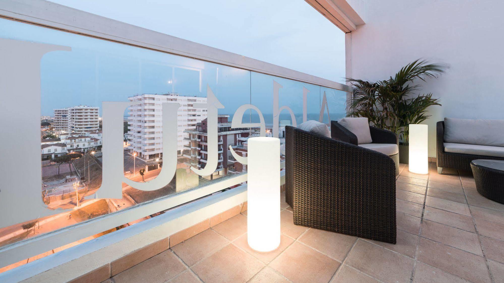 Apartamentos Costa Luz 푼타움브리아 외부 사진